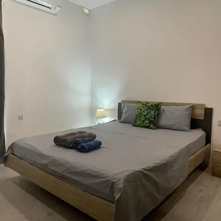 Bugibba Three Bedroom Fully Ac Apartment Next To The Sea Apartment *