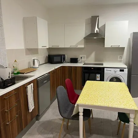 Bugibba Three Bedroom Fully Ac Apartment Next To The Sea *