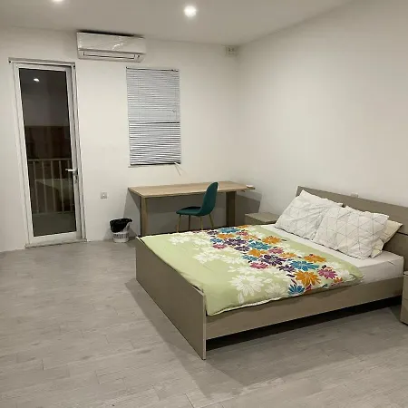 Bugibba Three Bedroom Fully Ac Apartment Next To The Sea 아파트 세인트폴스베이