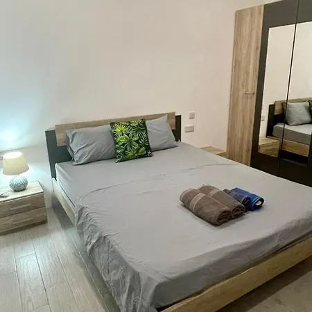 Bugibba Three Bedroom Fully Ac Apartment Next To The Sea 아파트