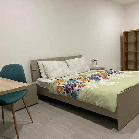 Bugibba Three Bedroom Fully Ac Apartment Next To The Sea 세인트폴스베이